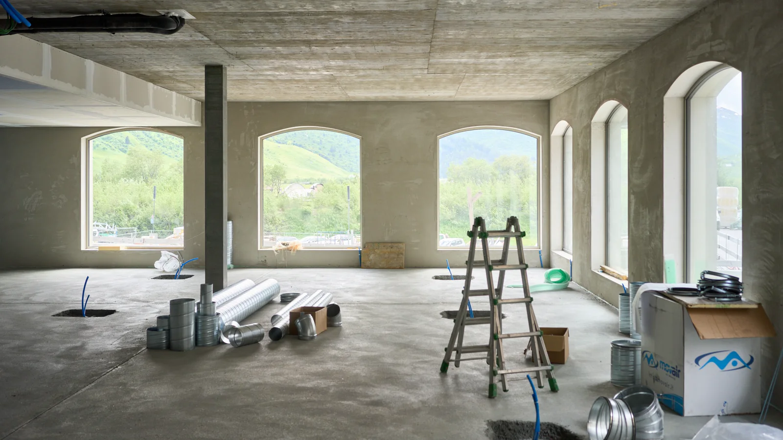 A bright commercial floor plate part-way through an interior fit-out